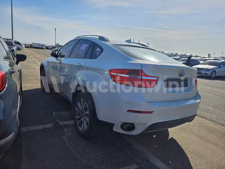 BMW X6 2012 — 7