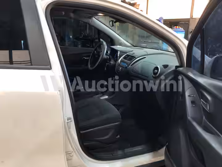 Chevrolet Trax 2016 — 70