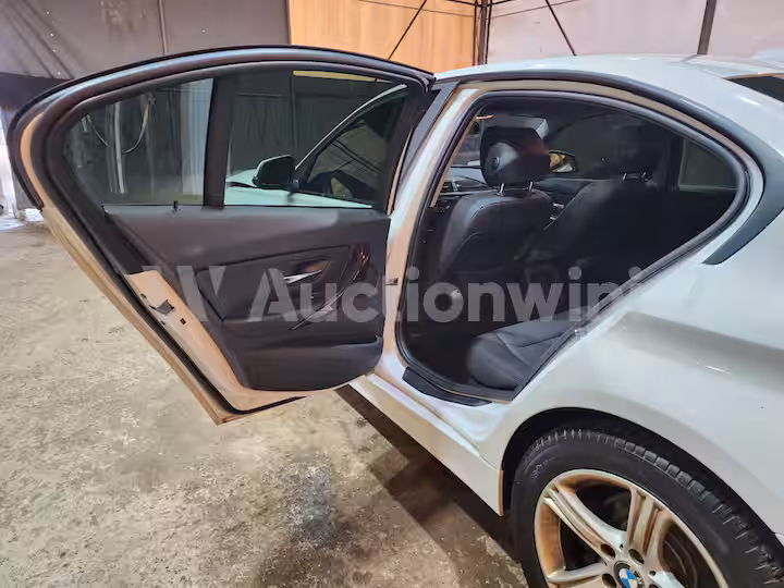 BMW 3 Series 2012 — 14