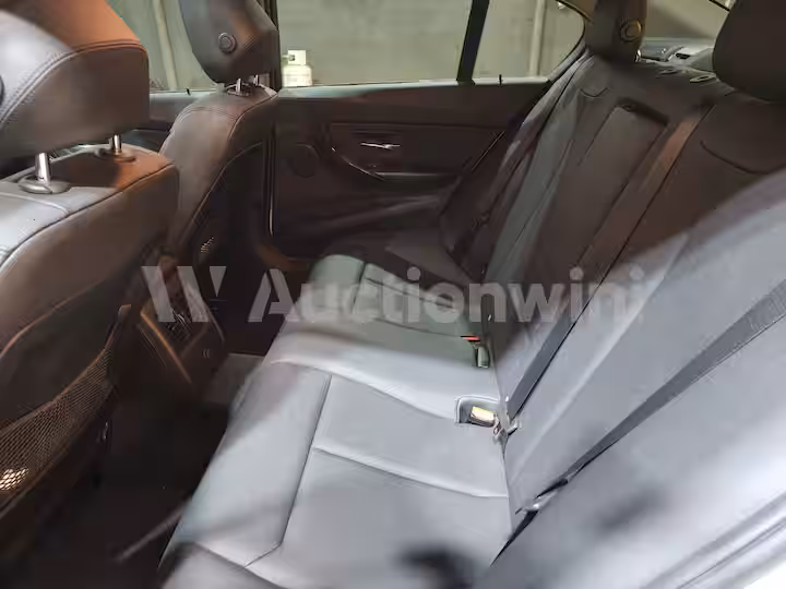 BMW 3 Series 2012 — 16