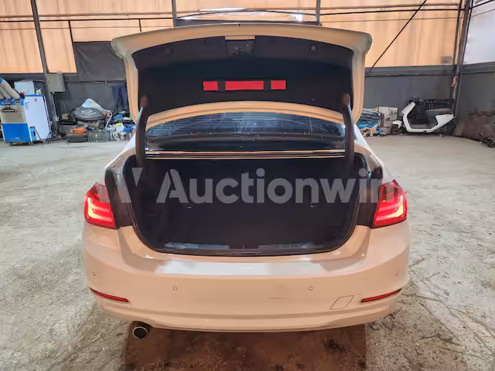 BMW 3 Series 2012 — 17