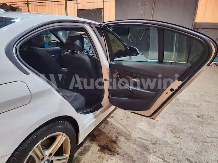 BMW 3 Series 2012 — 22