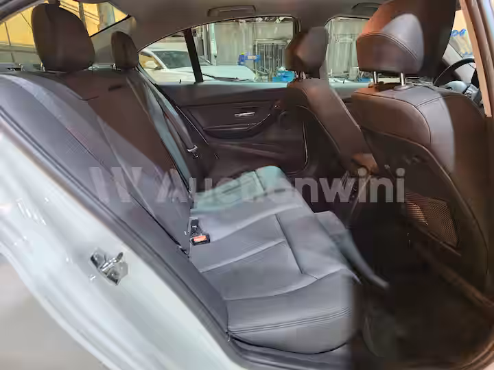 BMW 3 Series 2012 — 23