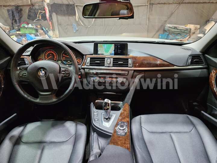 BMW 3 Series 2012 — 28