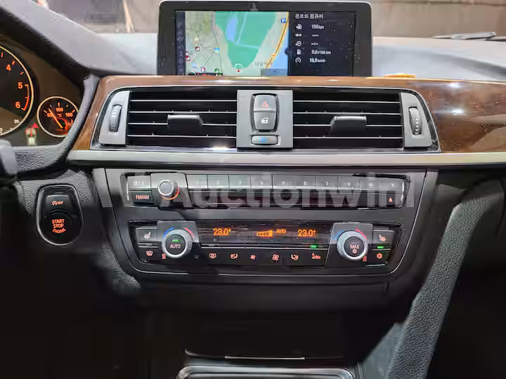 BMW 3 Series 2012 — 37