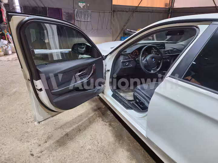 BMW 3 Series 2015 — 16