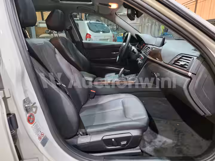 BMW 3 Series 2015 — 30