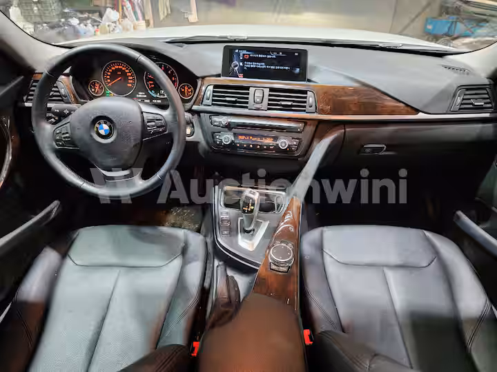 BMW 3 Series 2015 — 33