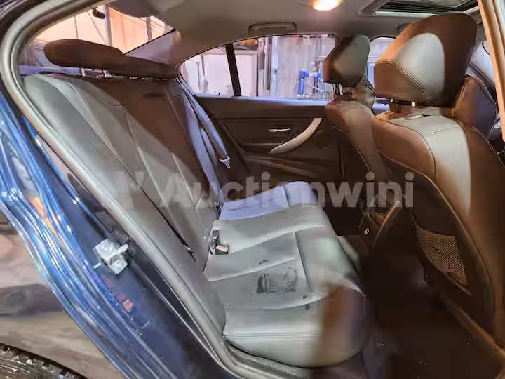 BMW 3 Series 2013 — 28