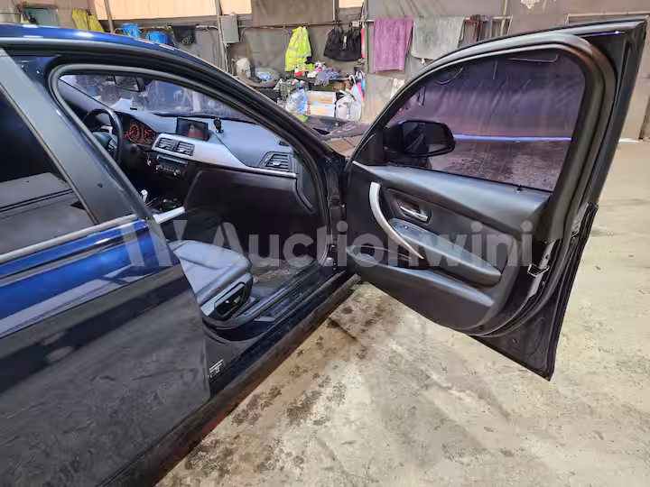 BMW 3 Series 2013 — 29