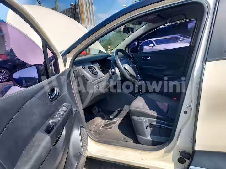 Renault QM3 2016 — 46