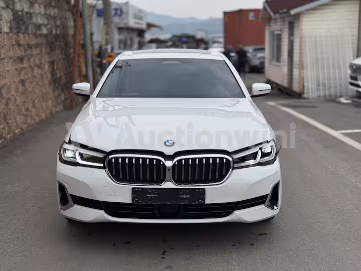 BMW 5 Series 2023 — 2