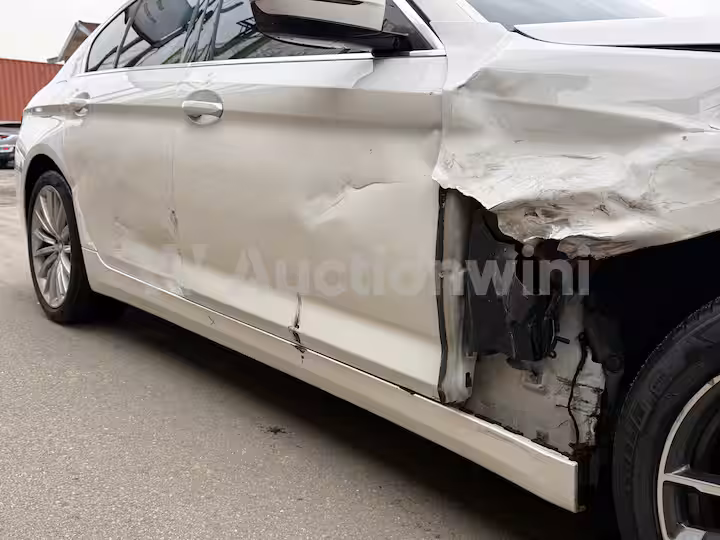 BMW 5 Series 2023 — 19