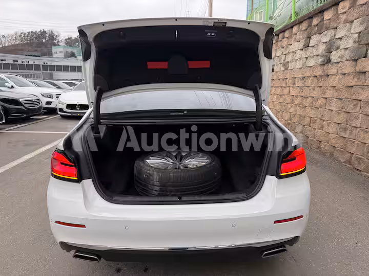 BMW 5 Series 2023 — 26