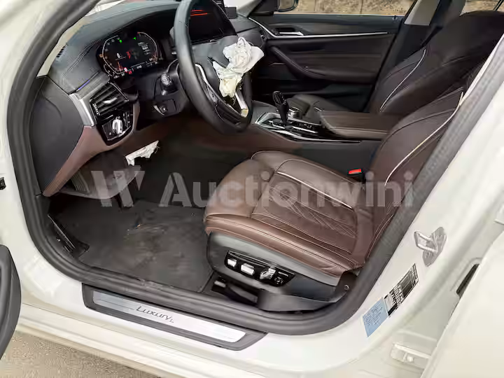 BMW 5 Series 2023 — 31