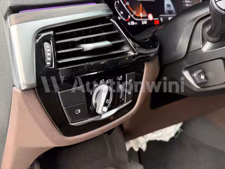 BMW 5 Series 2023 — 34