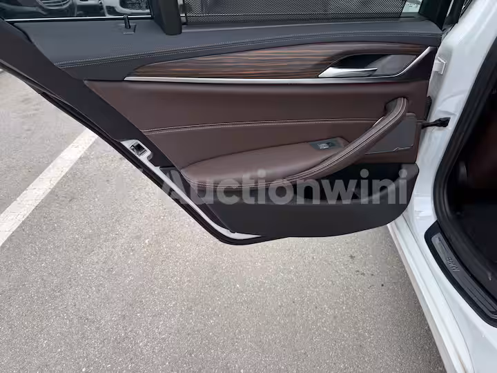 BMW 5 Series 2023 — 43