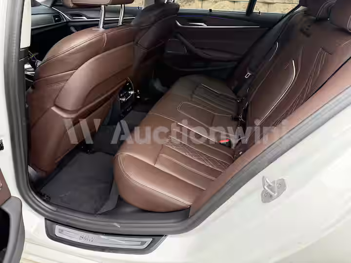 BMW 5 Series 2023 — 44