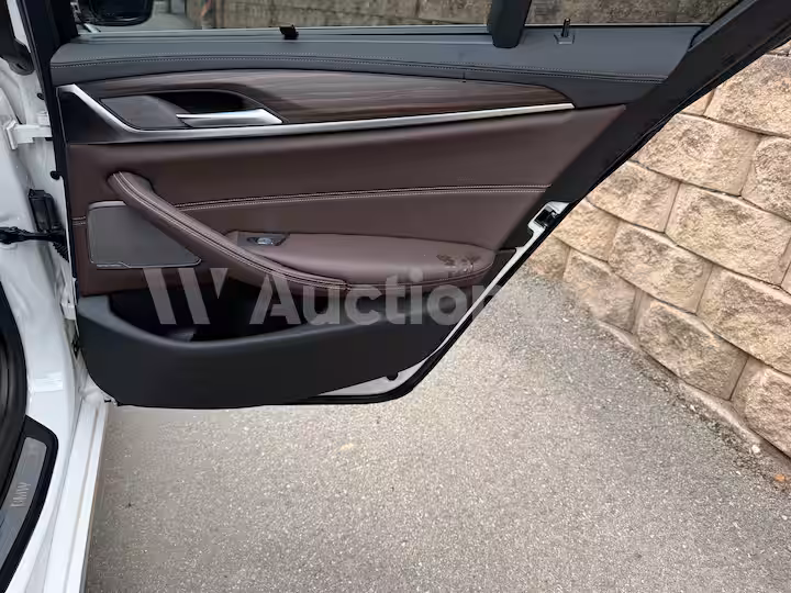 BMW 5 Series 2023 — 46
