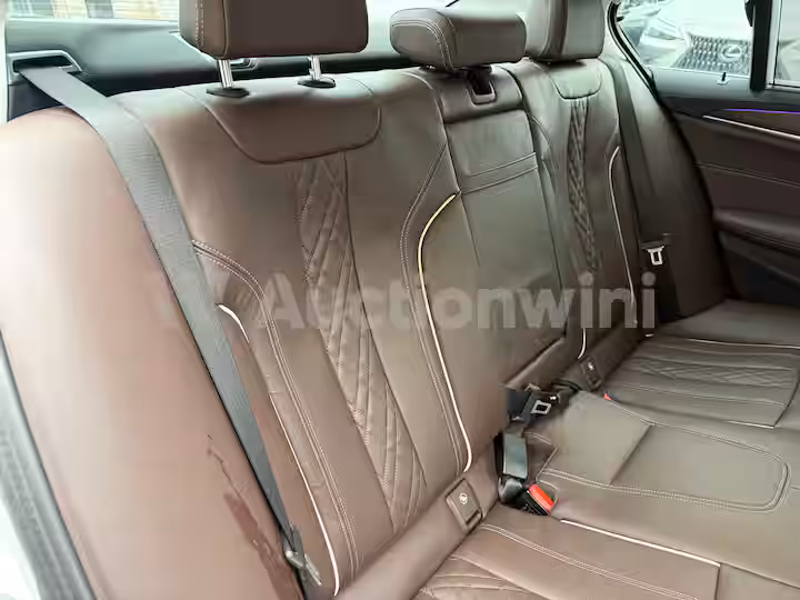 BMW 5 Series 2023 — 48