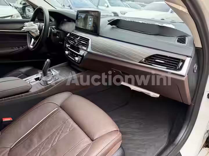 BMW 5 Series 2023 — 54