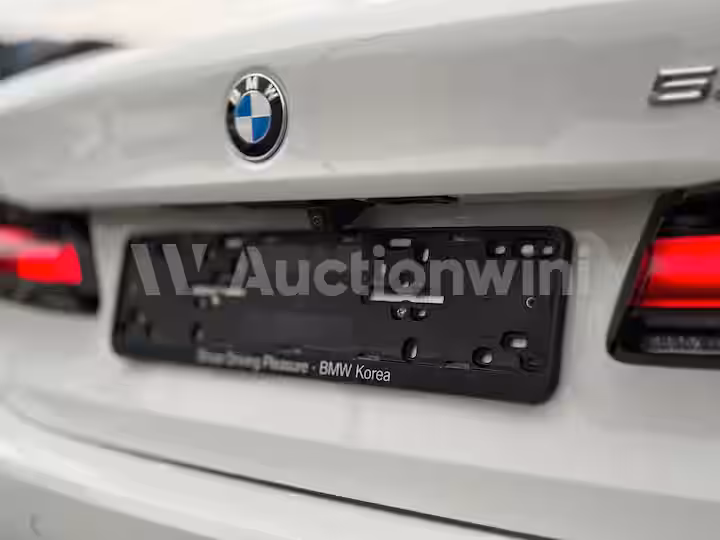 BMW 5 Series 2023 — 9
