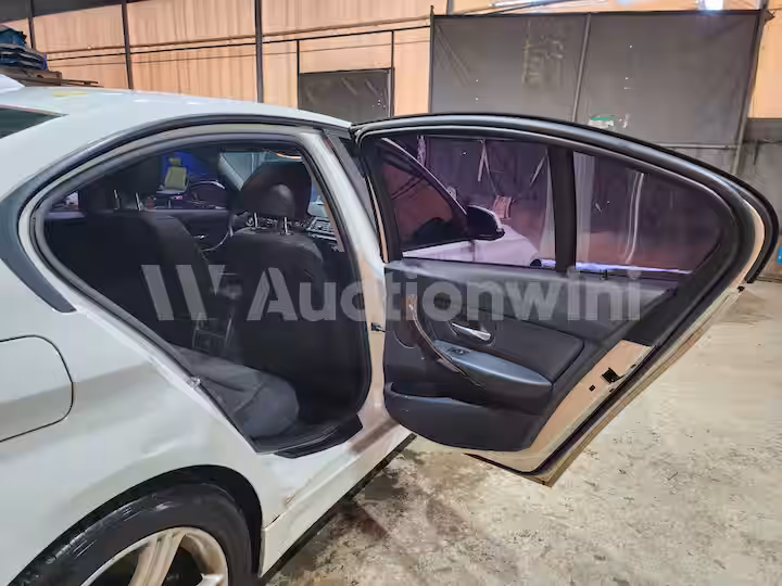 BMW 3 Series 2013 — 27