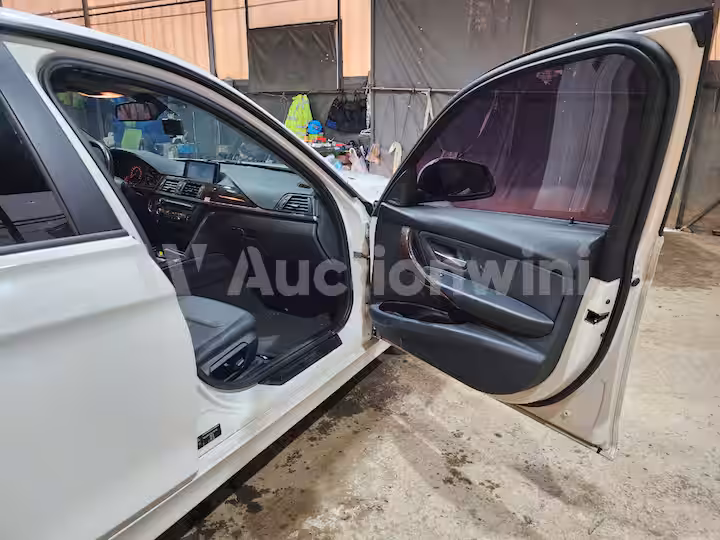 BMW 3 Series 2013 — 29