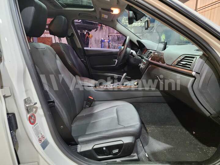 BMW 3 Series 2013 — 31