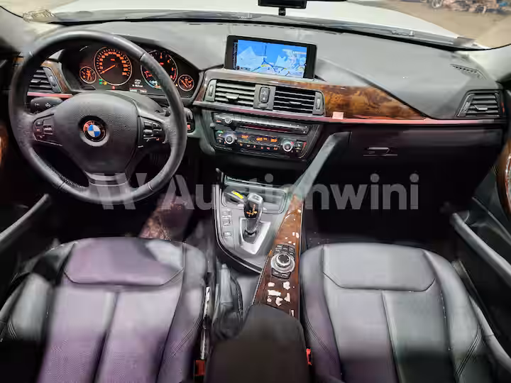 BMW 3 Series 2013 — 34