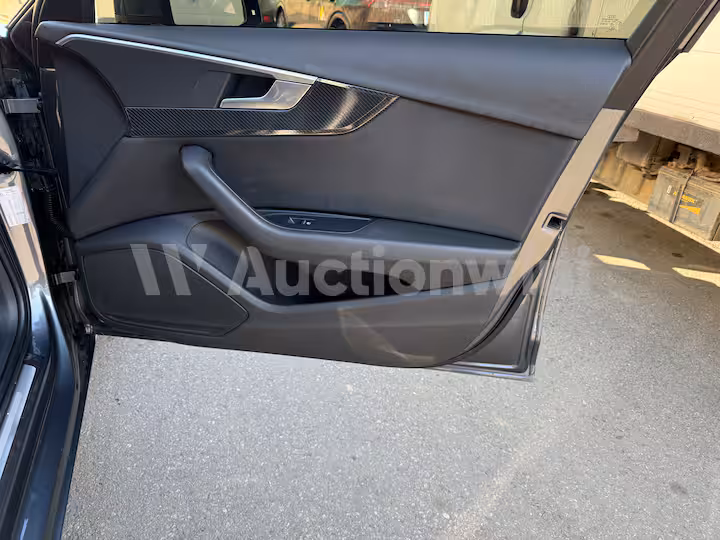 Audi A4 2016 — 48