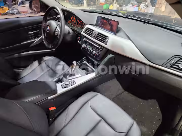 BMW 3 Series 2013 — 33