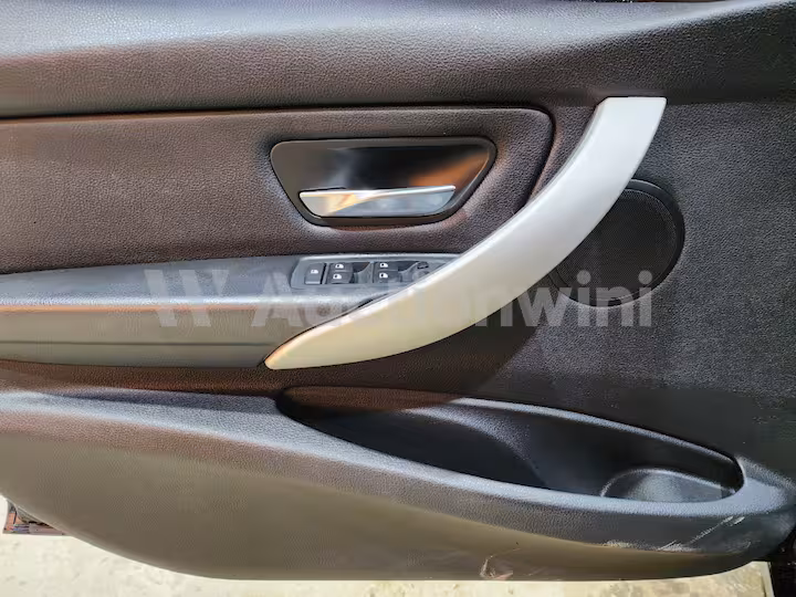 BMW 3 Series 2013 — 37