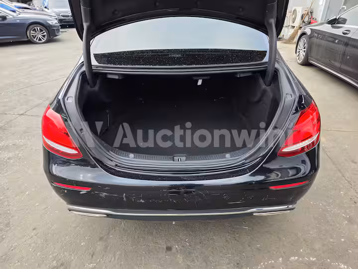 Mercedes Benz E Class 2020 — 16