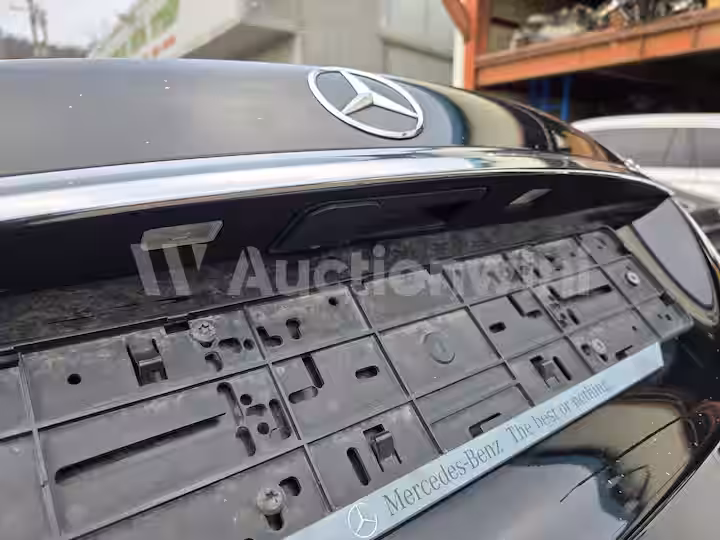 Mercedes Benz E Class 2020 — 19