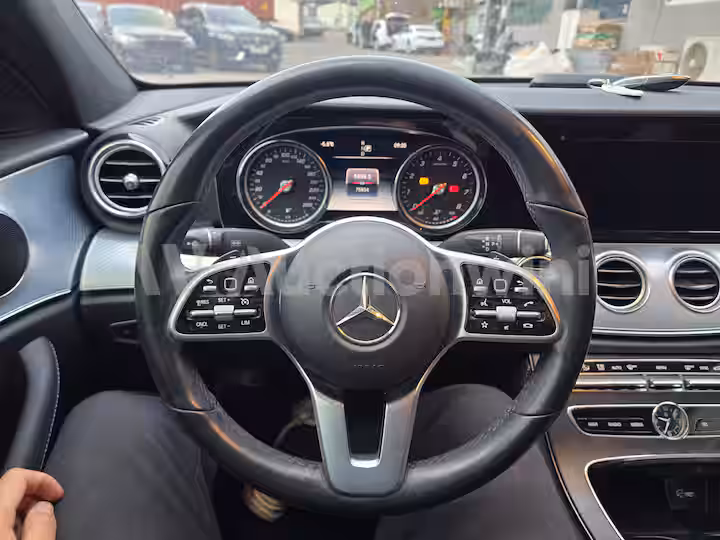 Mercedes Benz E Class 2020 — 25
