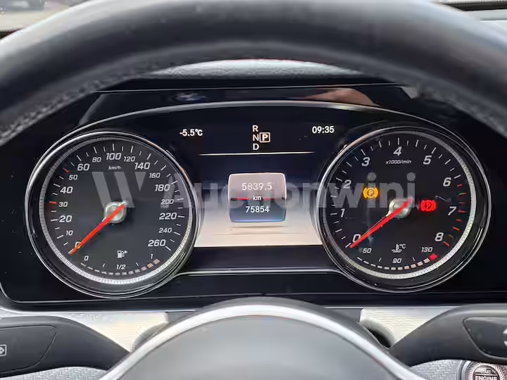 Mercedes Benz E Class 2020 — 26