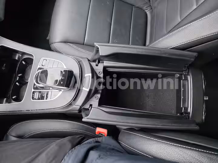 Mercedes Benz E Class 2020 — 31