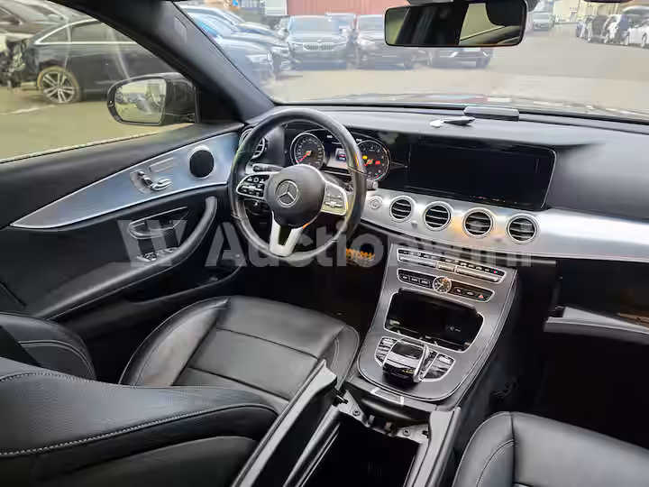 Mercedes Benz E Class 2020 — 40