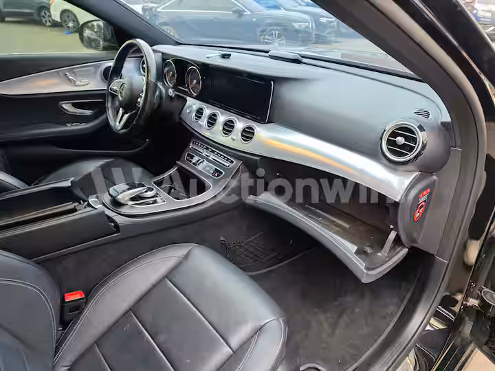 Mercedes Benz E Class 2020 — 43
