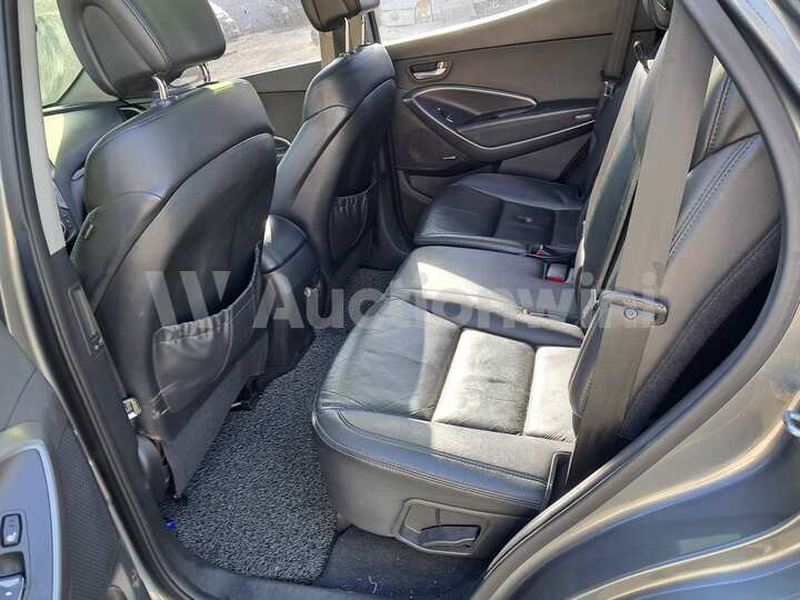 Hyundai SantaFe 2013 — 48