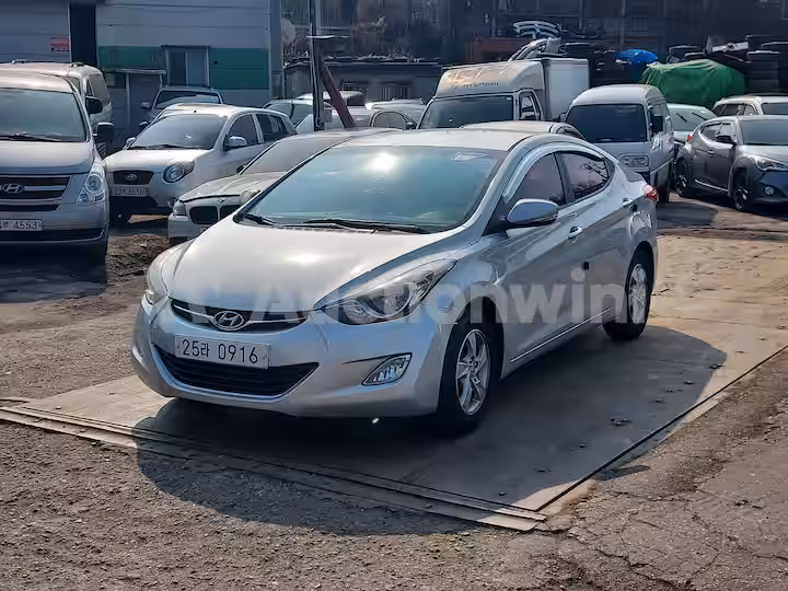 Hyundai Avante 2013 — 2