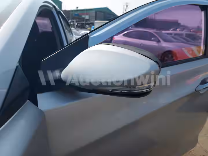 Hyundai Avante 2013 — 23