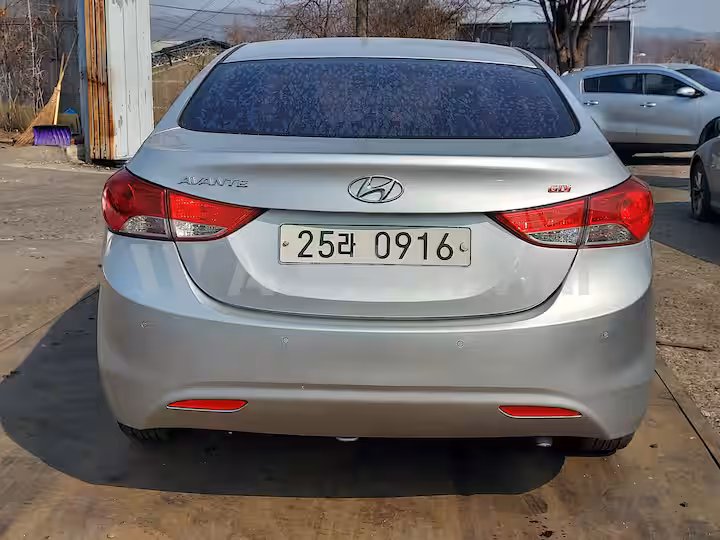 Hyundai Avante 2013 — 4
