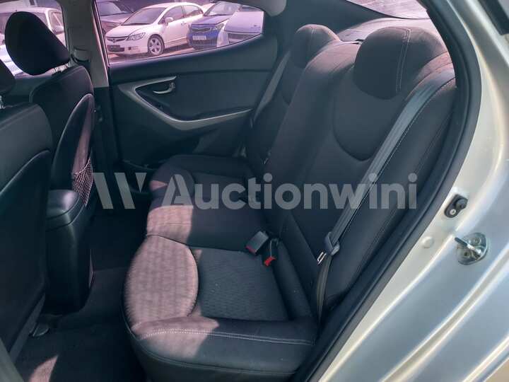 Hyundai Avante 2013 — 39