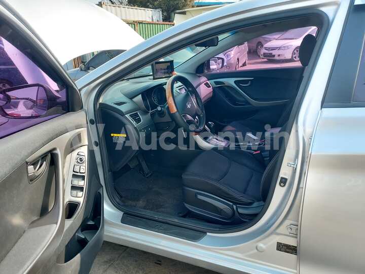 Hyundai Avante 2013 — 41