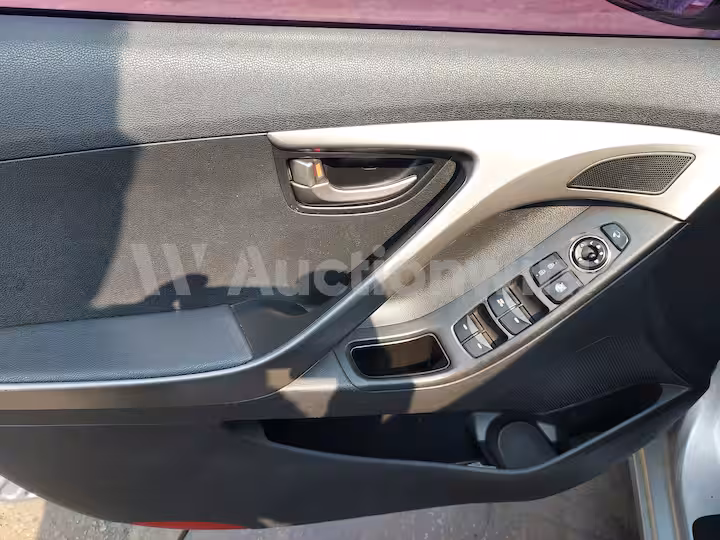 Hyundai Avante 2013 — 45