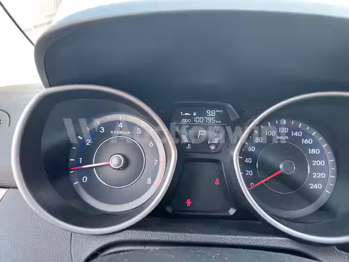 Hyundai Avante 2013 — 48