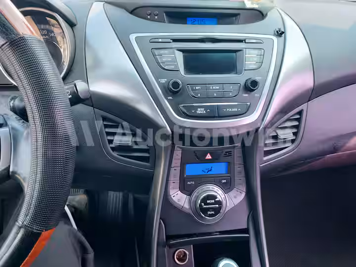 Hyundai Avante 2013 — 49