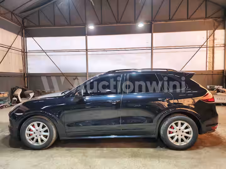 Porsche New Cayenne 2013 — 2